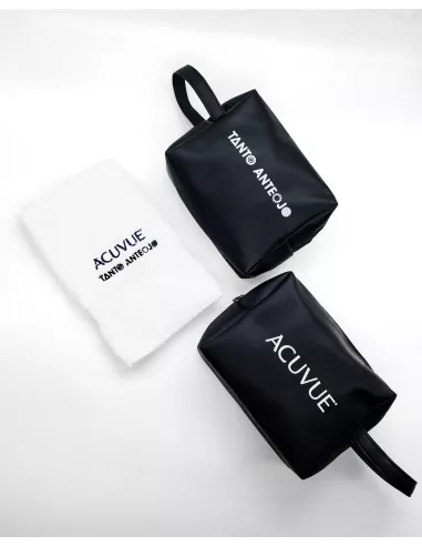 Neceser y Toalla de Acuvue + Tanto Anteojo